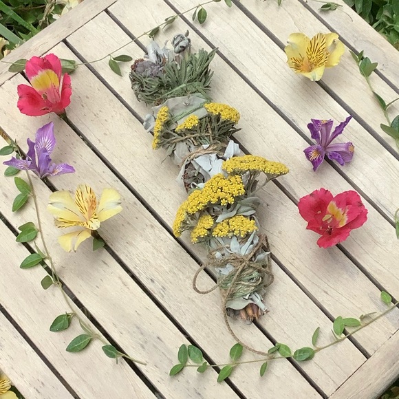 Romantic White Sage Floral Bouquet Lavender and Yarrow 8” New - Picture 11 of 16